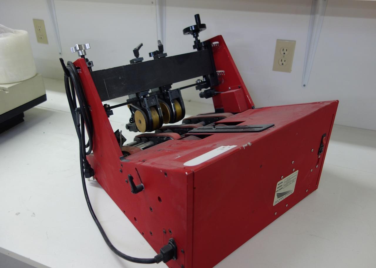 Lot 16 Sure Feed Force Flex Model FF14 Feeder Walla Walla, WA